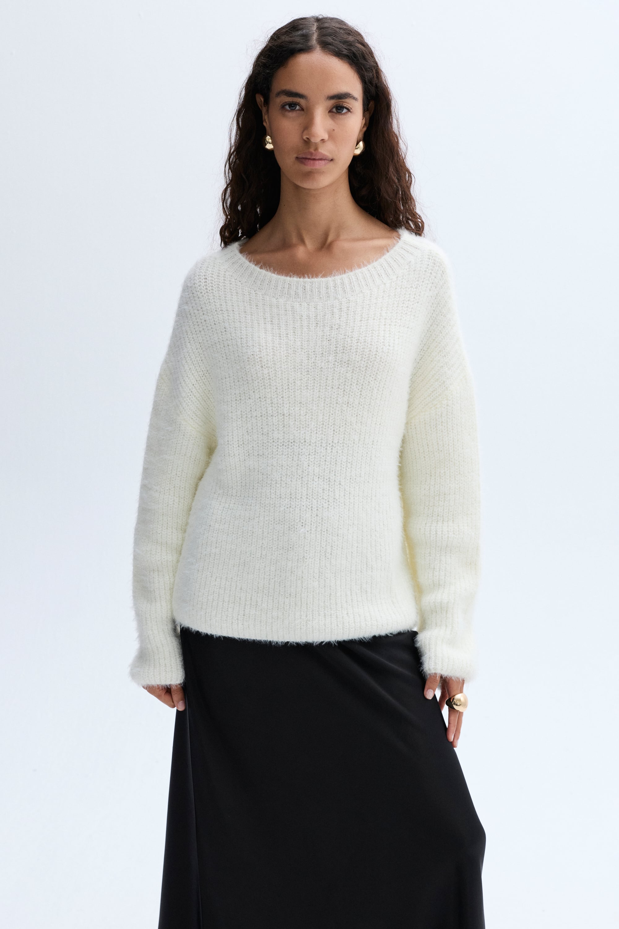 LOOSE FIT BİSİKLET YAKA YUMUŞAK DOKULU TRİKO KAZAK