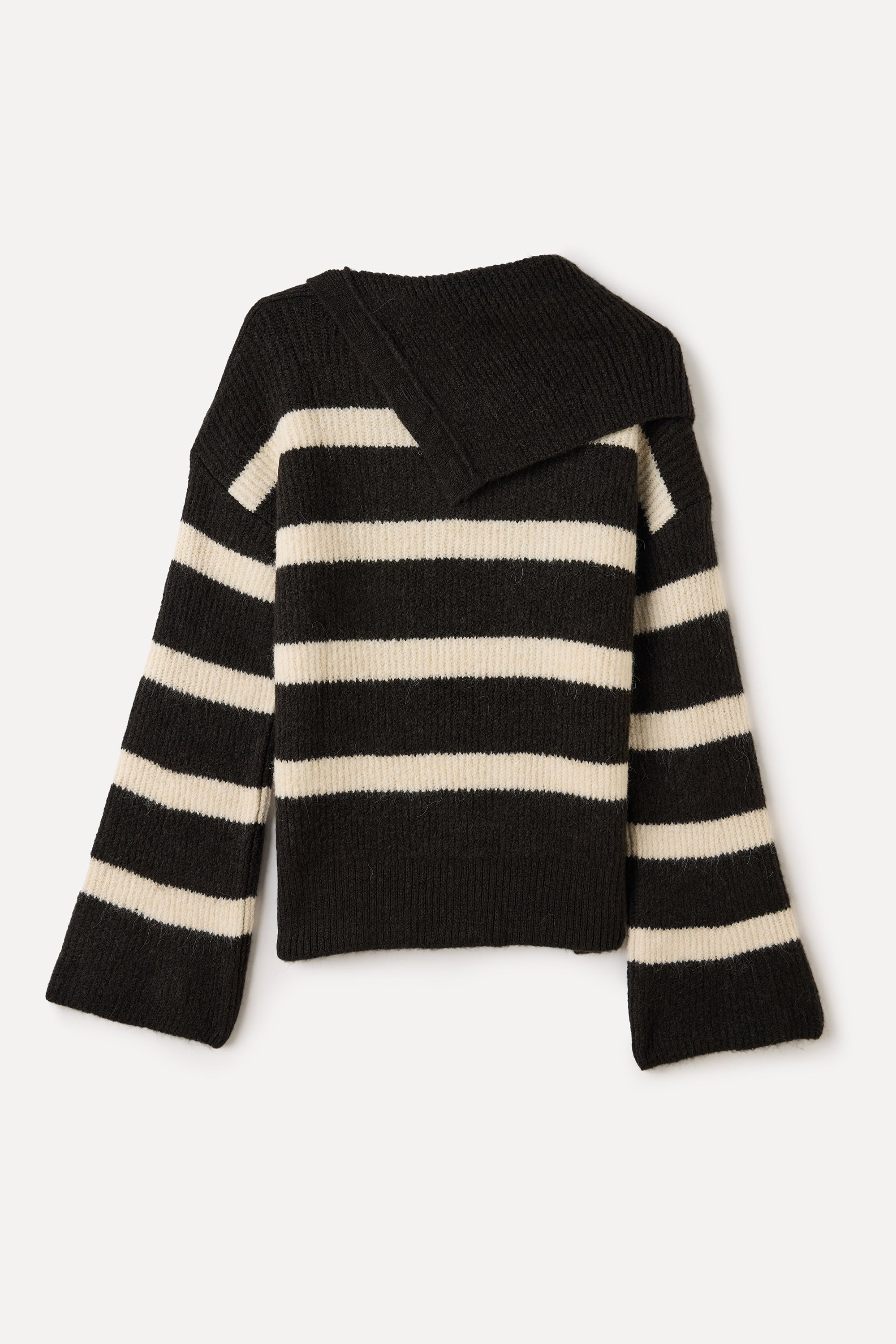 ÇİZGİLİ LOOSE FIT DÜĞMELİ DİK YAKA KAZAK