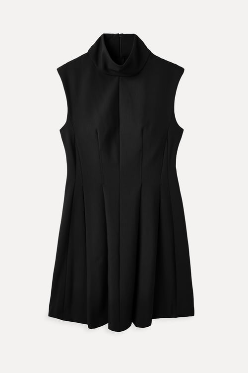  KOLSUZ DİK YAKA PİLELİ MİNİ ELBİSE