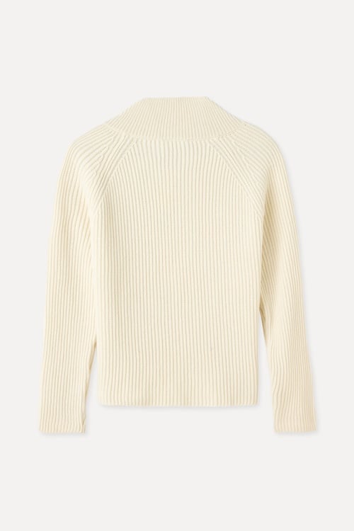  KRUVAZE YAKA YÜN KARIŞIMLI KAZAK