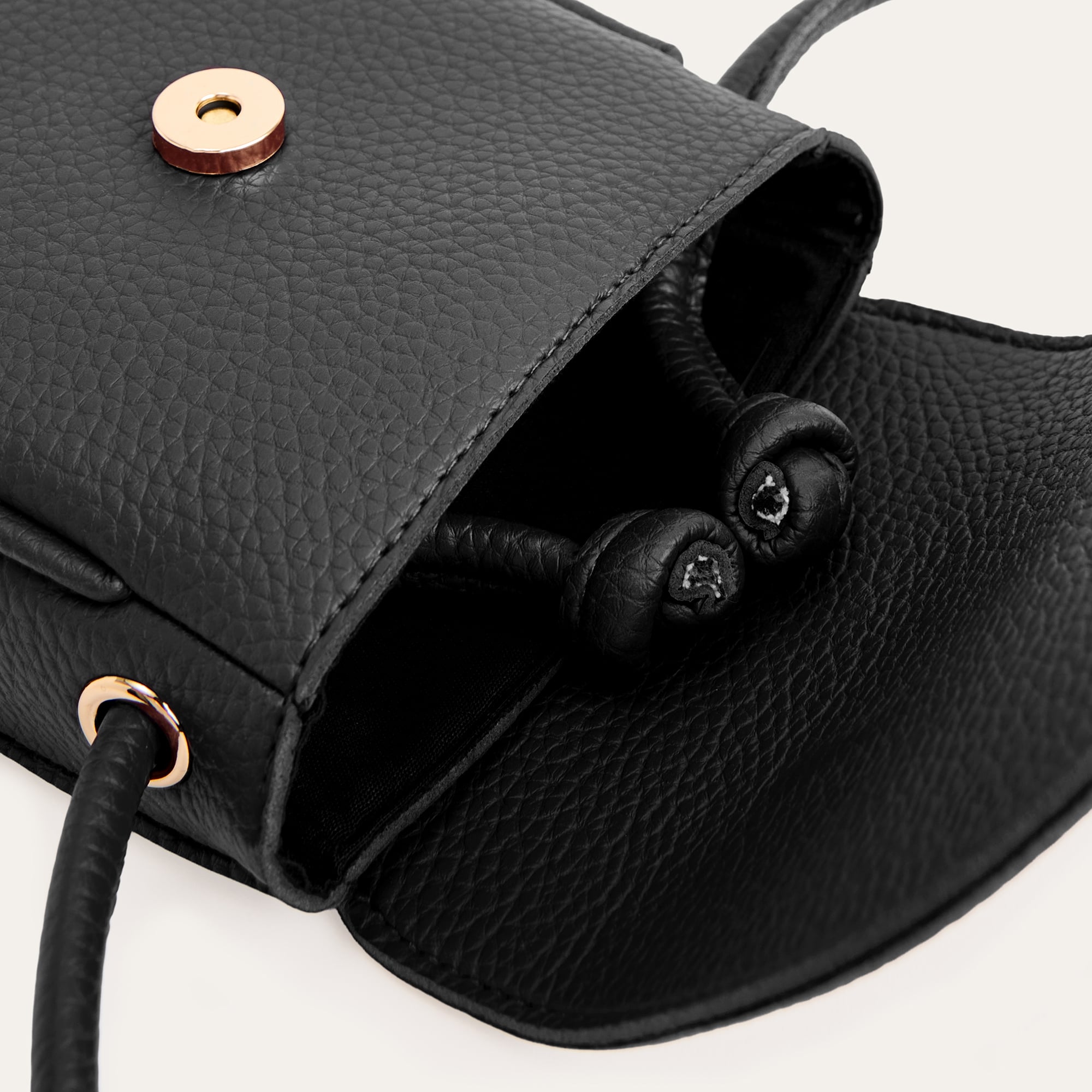 DERİ GÖRÜNÜMLÜ TELEFON ÇANTASI