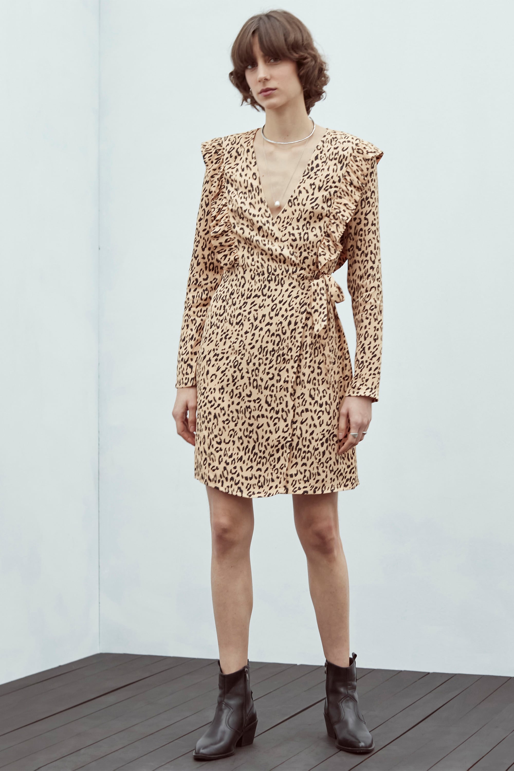 LEOPAR DESENLİ UZUN KOLLU MİNİ KRUVAZE ELBİSE