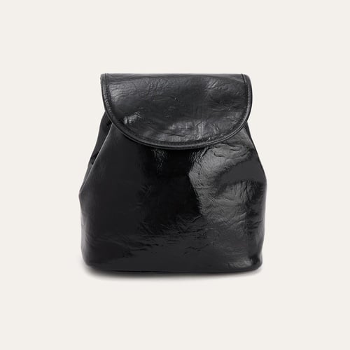 KIRIŞIK DERİ GÖRÜNÜMLÜ SIRT ÇANTASI