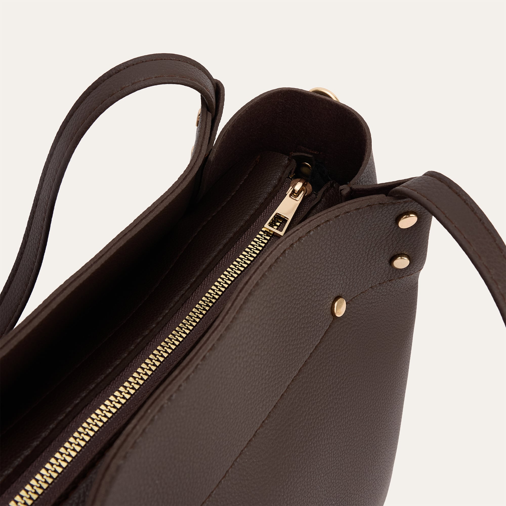 ASKI DETAYLI OMUZ ÇANTASI