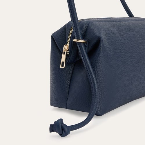 DERİ GÖRÜNÜMLÜ OMUZ ÇANTASI