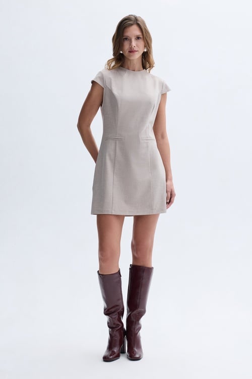 KISA KOLLU MİNİ ELBİSE