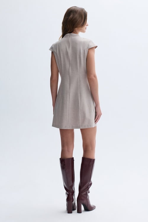 KISA KOLLU MİNİ ELBİSE