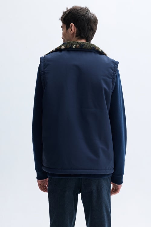 DİK YAKA JAKARLI ÇİFT TARAFLI ŞİŞME YELEK