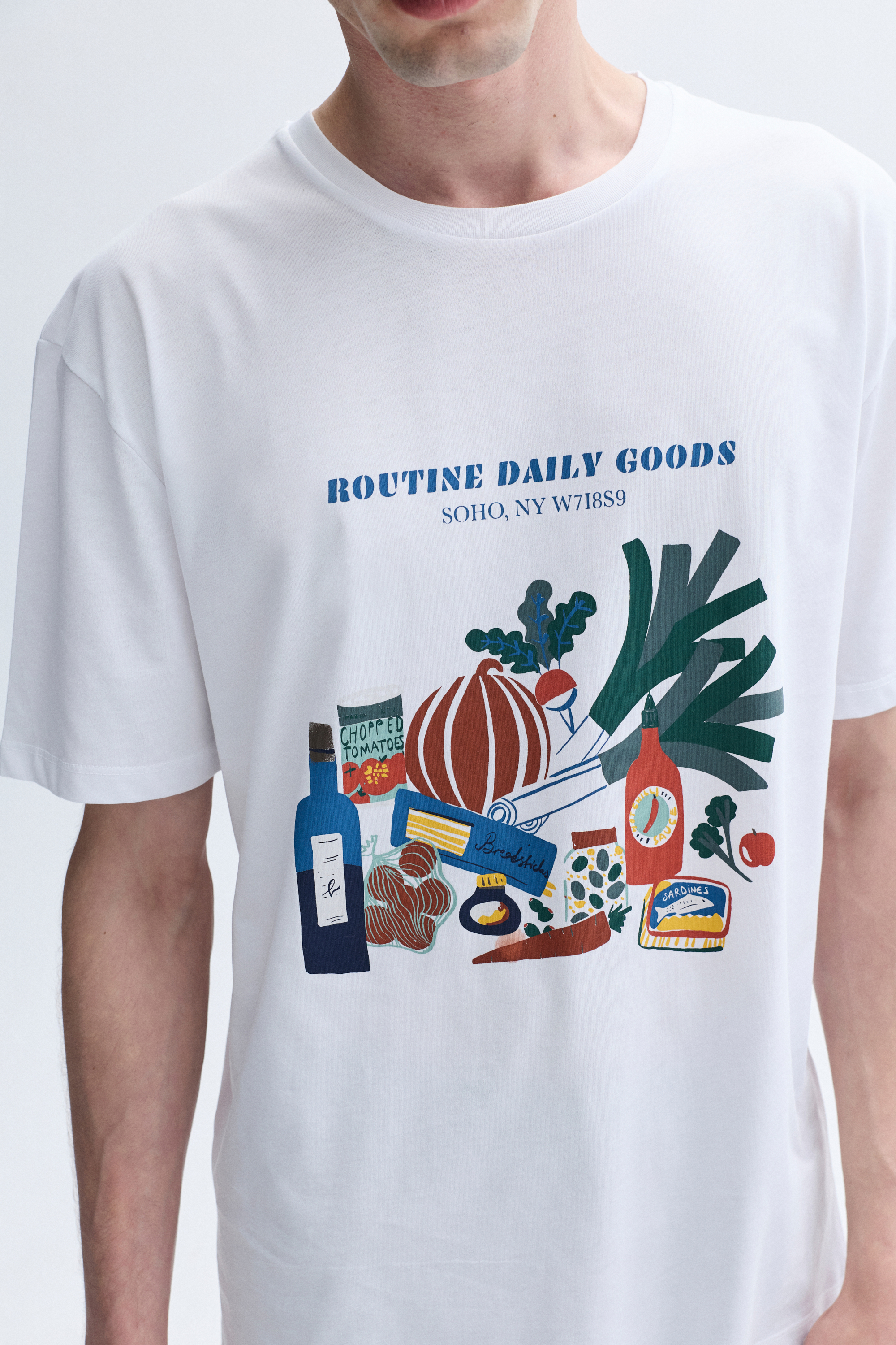 COMFORT FIT BASKILI BİSİKLET YAKA T-SHIRT