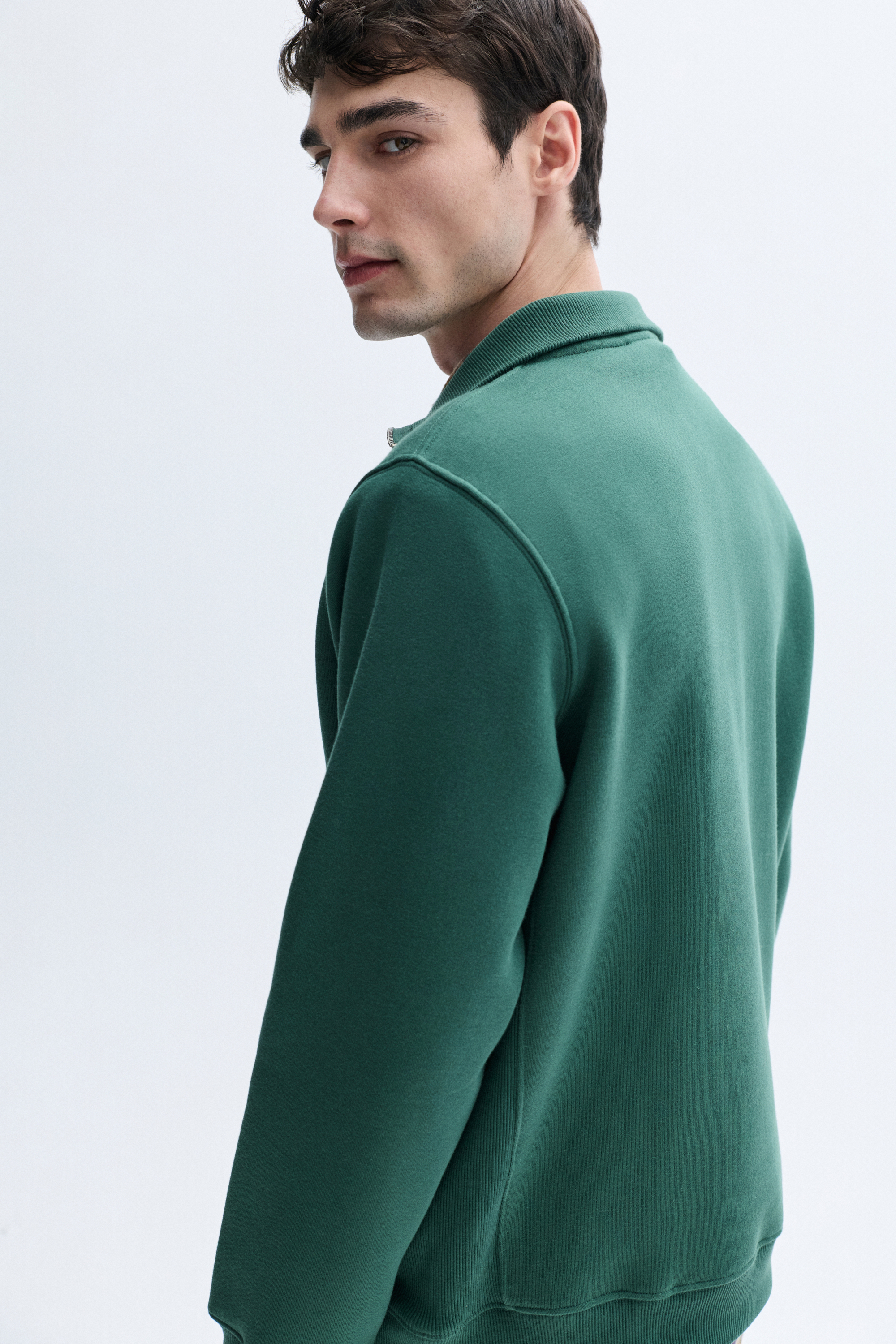 COMFORT FIT FERMUARLI DİK YAKA SWEATSHIRT