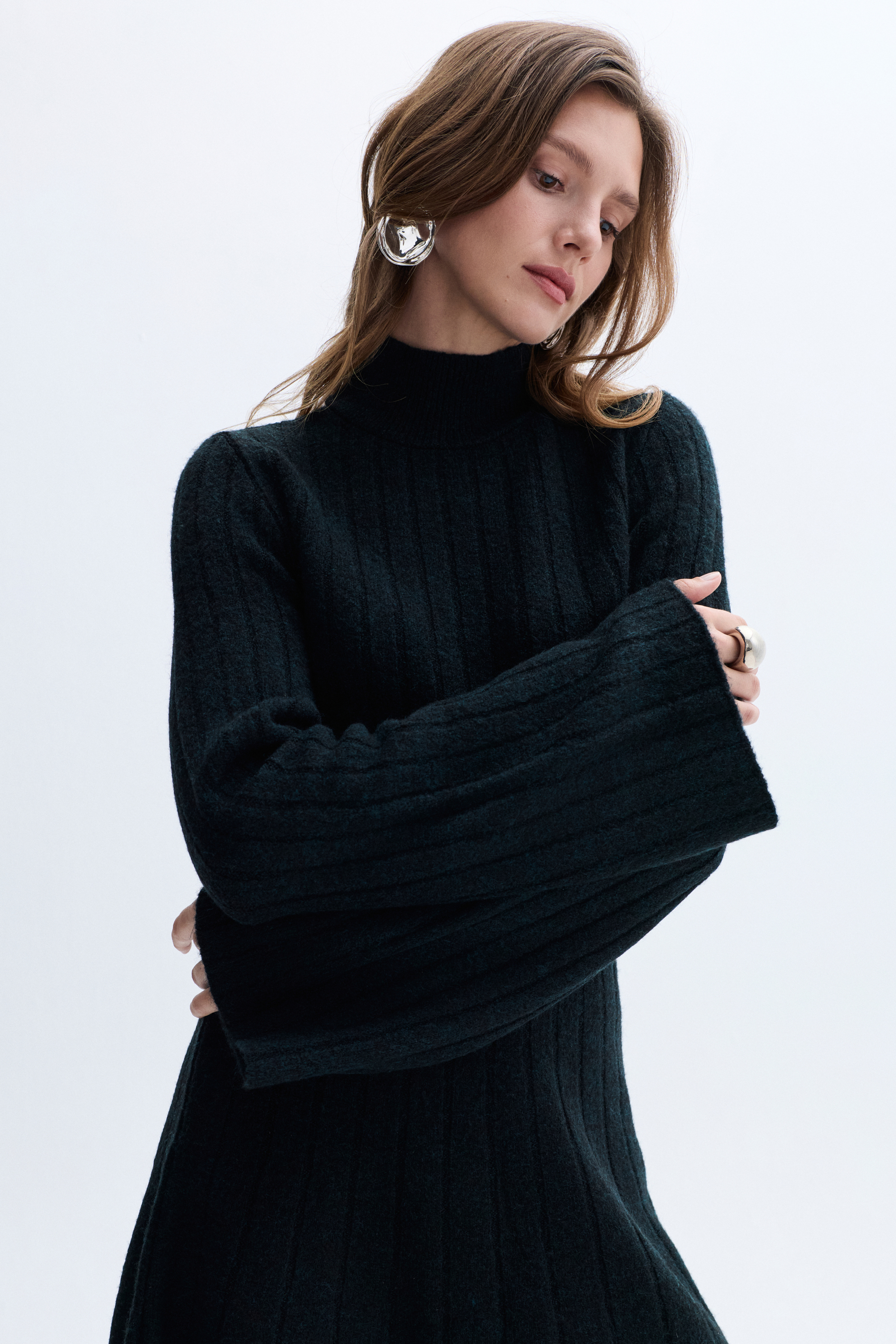 LOOSE FIT DİK YAKA KAZAK