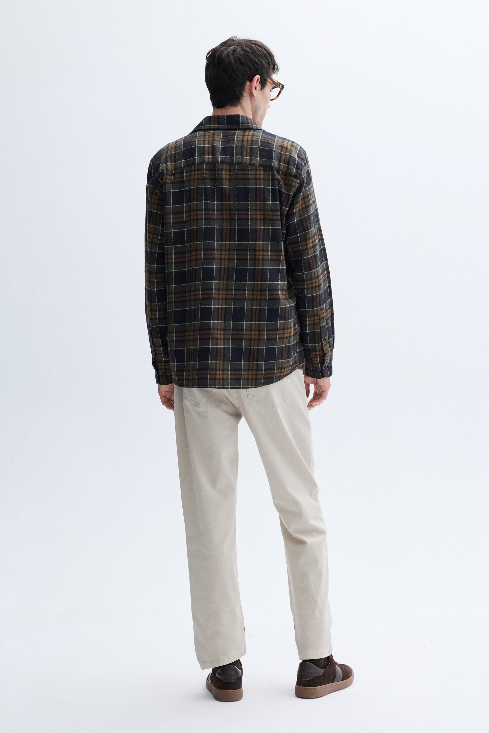 EKOSELİ REGULAR FIT CEPLİ UZUN KOLLU GÖMLEK