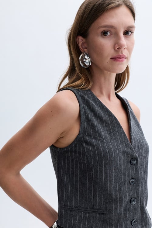 ÇİZGİLİ FITTED KOLSUZ SMART CEKET