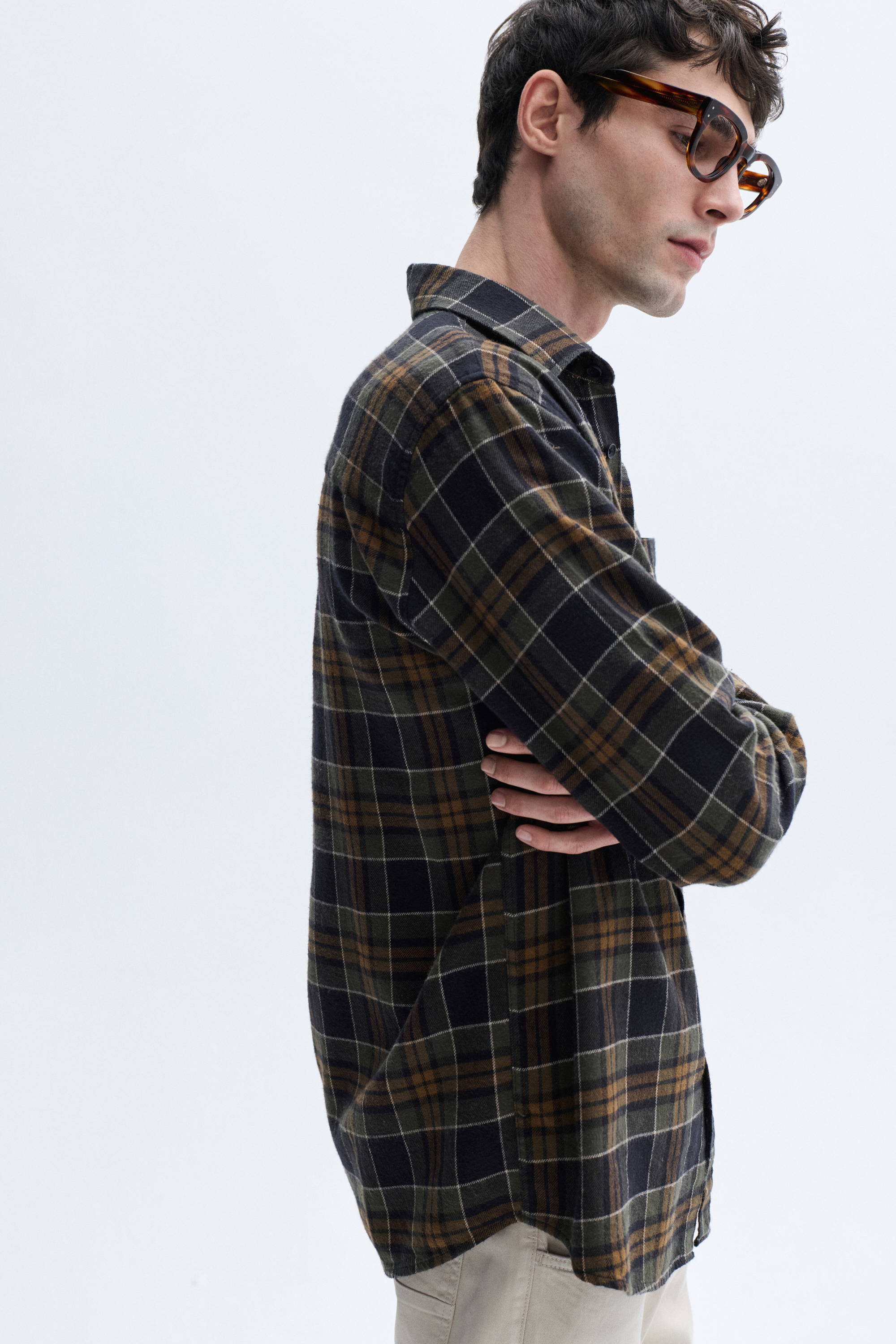 EKOSELİ REGULAR FIT CEPLİ UZUN KOLLU GÖMLEK