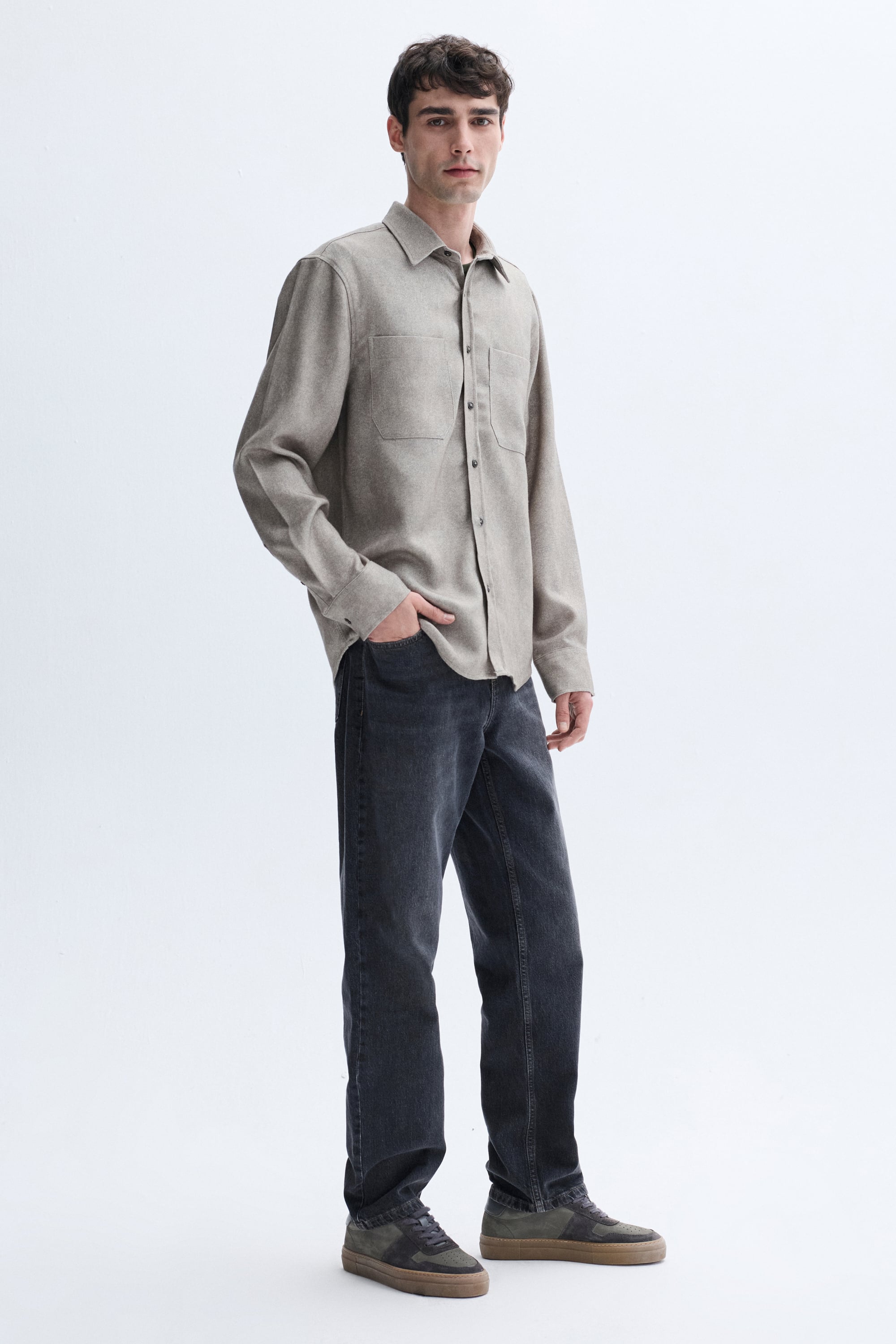 ÇİFT CEPLİ REGULAR FIT LİYOSEL UZUN KOLLU GÖMLEK