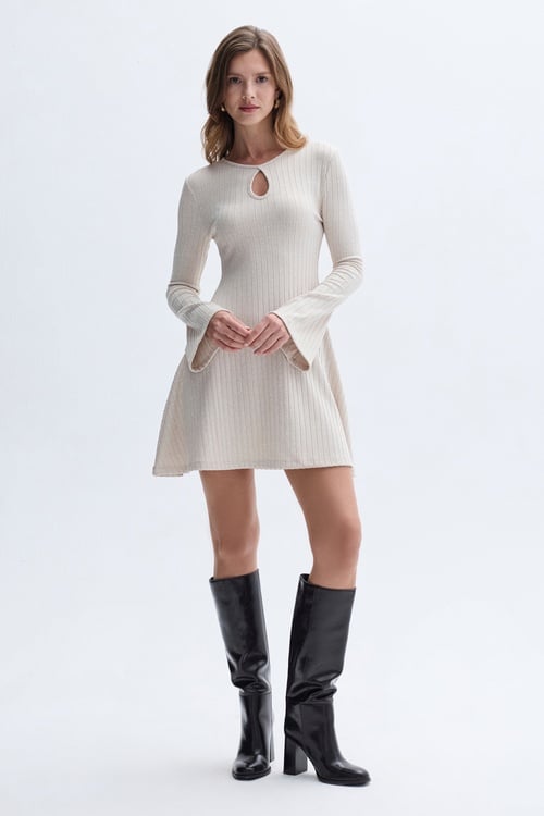 YAKA DETAYLI UZUN KOLLU MİNİ ELBİSE