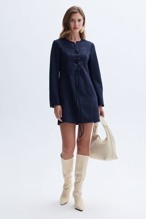 KORSE BAĞLAMALI SÜET DOKULU MİNİ ELBİSE