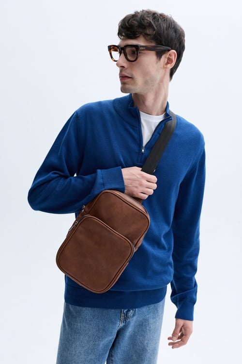 FERMUARLI DİK YAKA TRİKO KAZAK