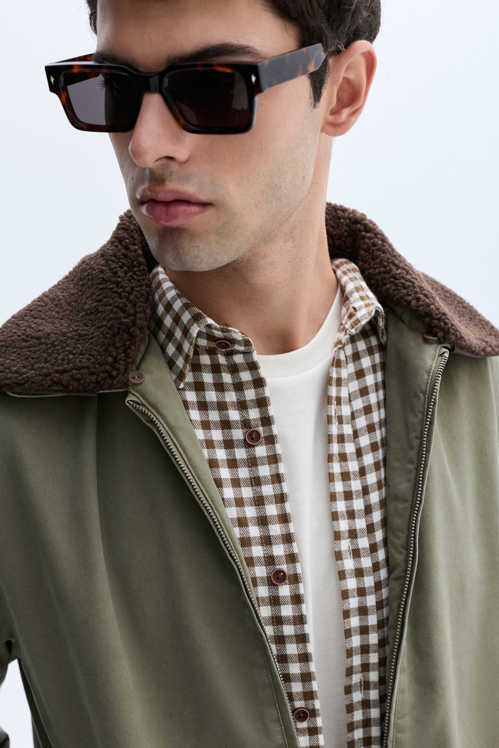 PELÜŞ YAKA KISA MONT