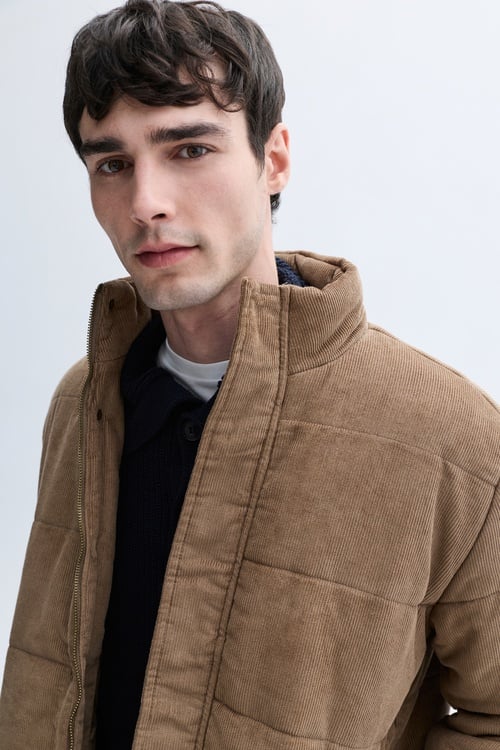 DİK YAKA KADİFE DOKULU PUFFER MONT