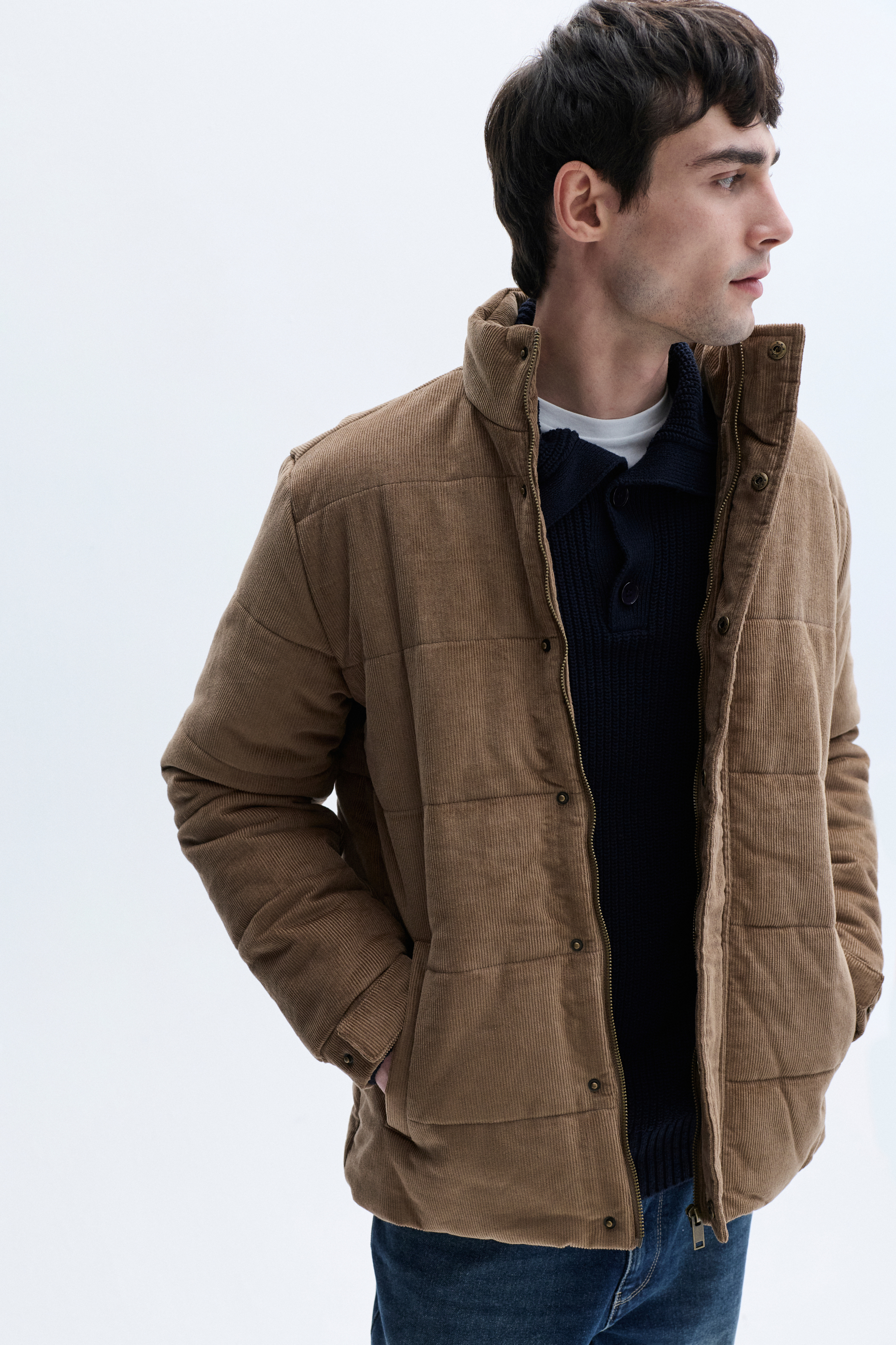 DİK YAKA KADİFE DOKULU PUFFER MONT