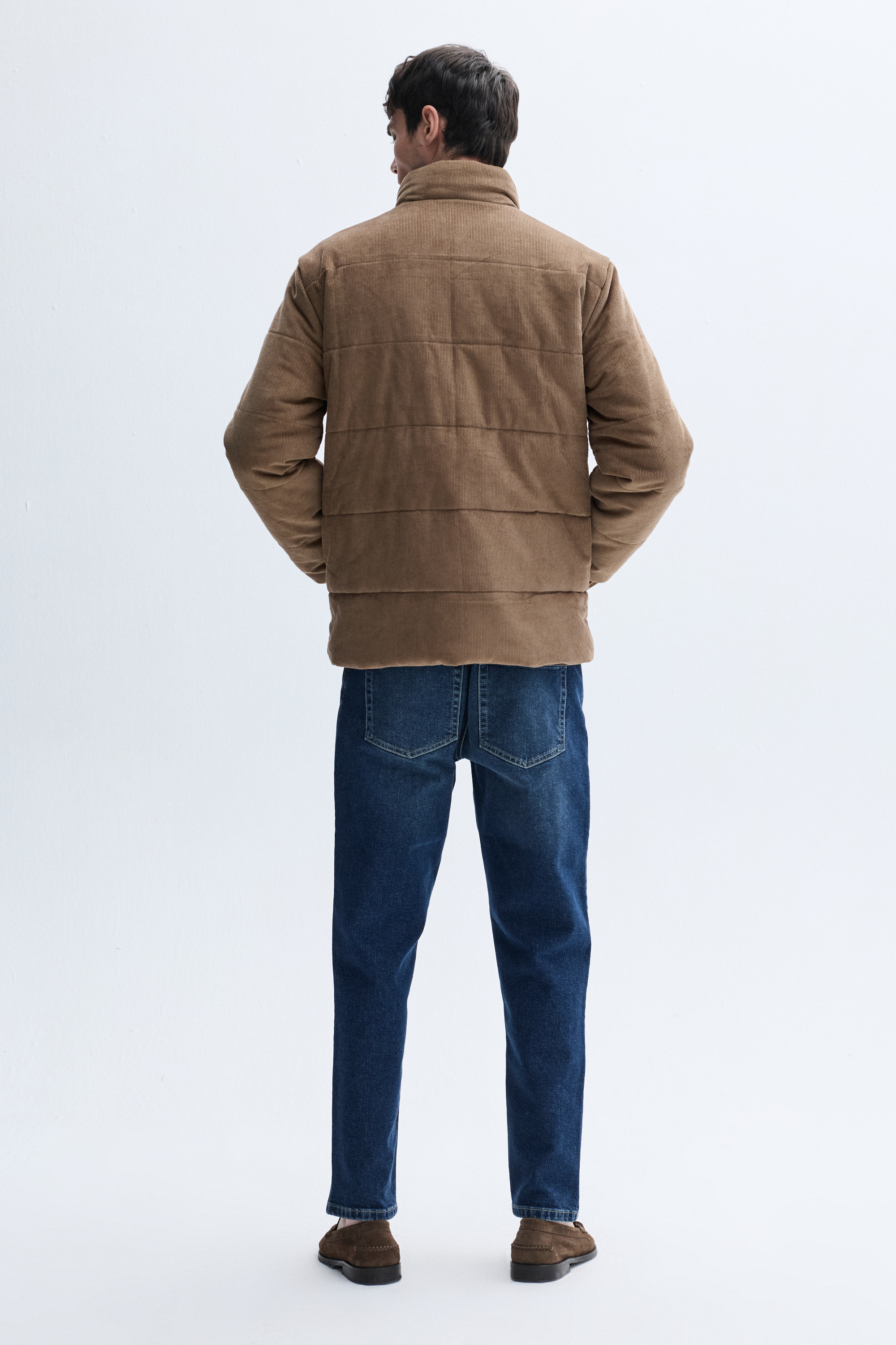 DİK YAKA KADİFE DOKULU PUFFER MONT