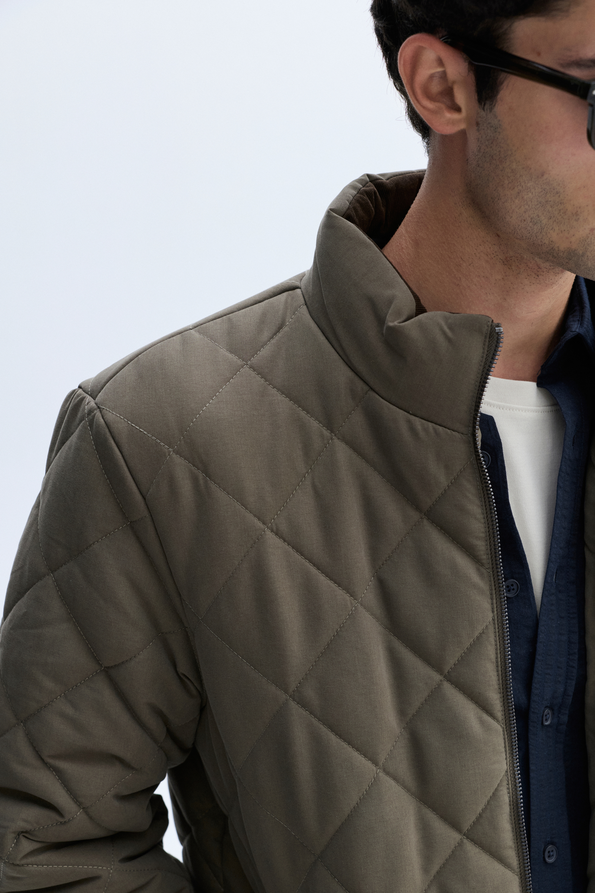 KAPİTONELİ DİK YAKA MONT