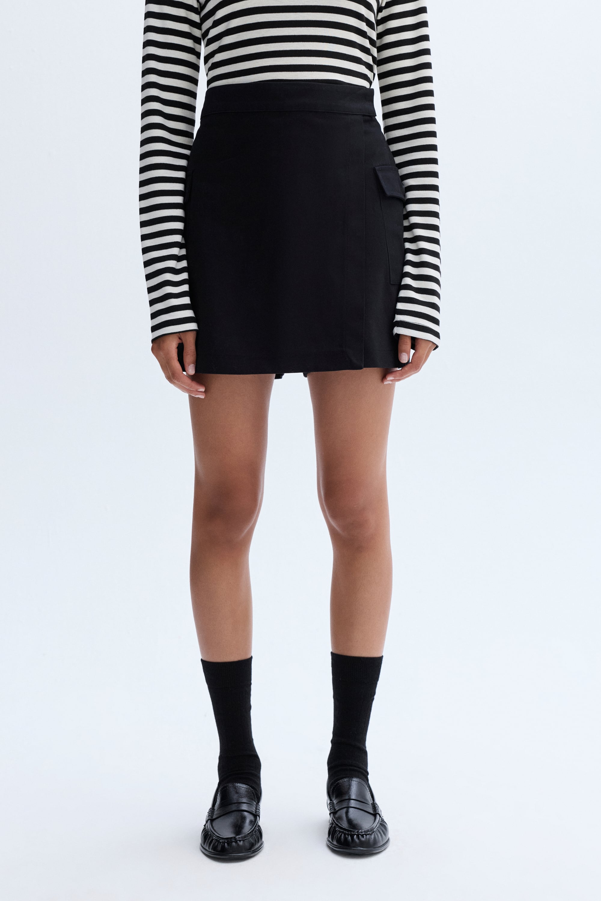 CEPLİ MİNİ ŞORT ETEK