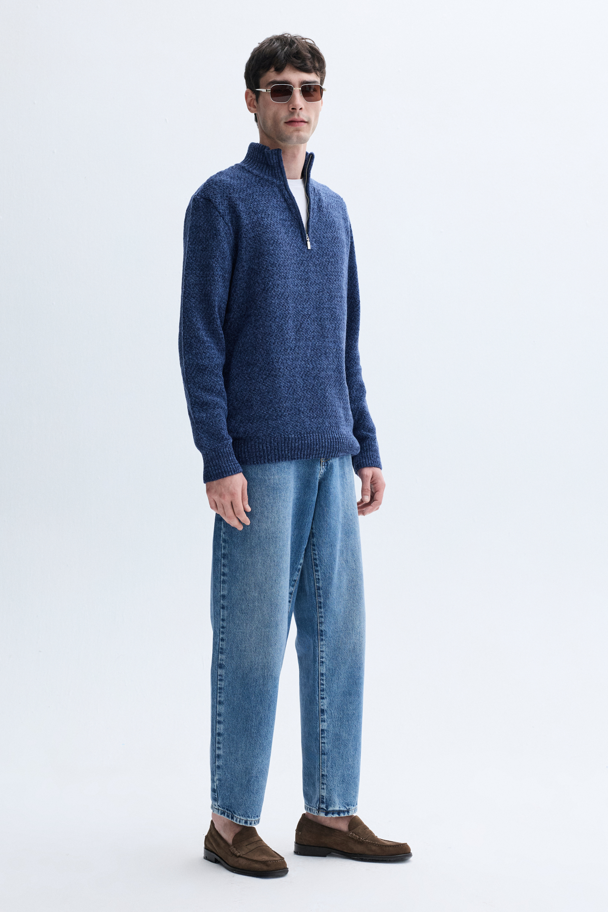 FERMUARLI DİK YAKA YÜN KARIŞIMLI KAZAK