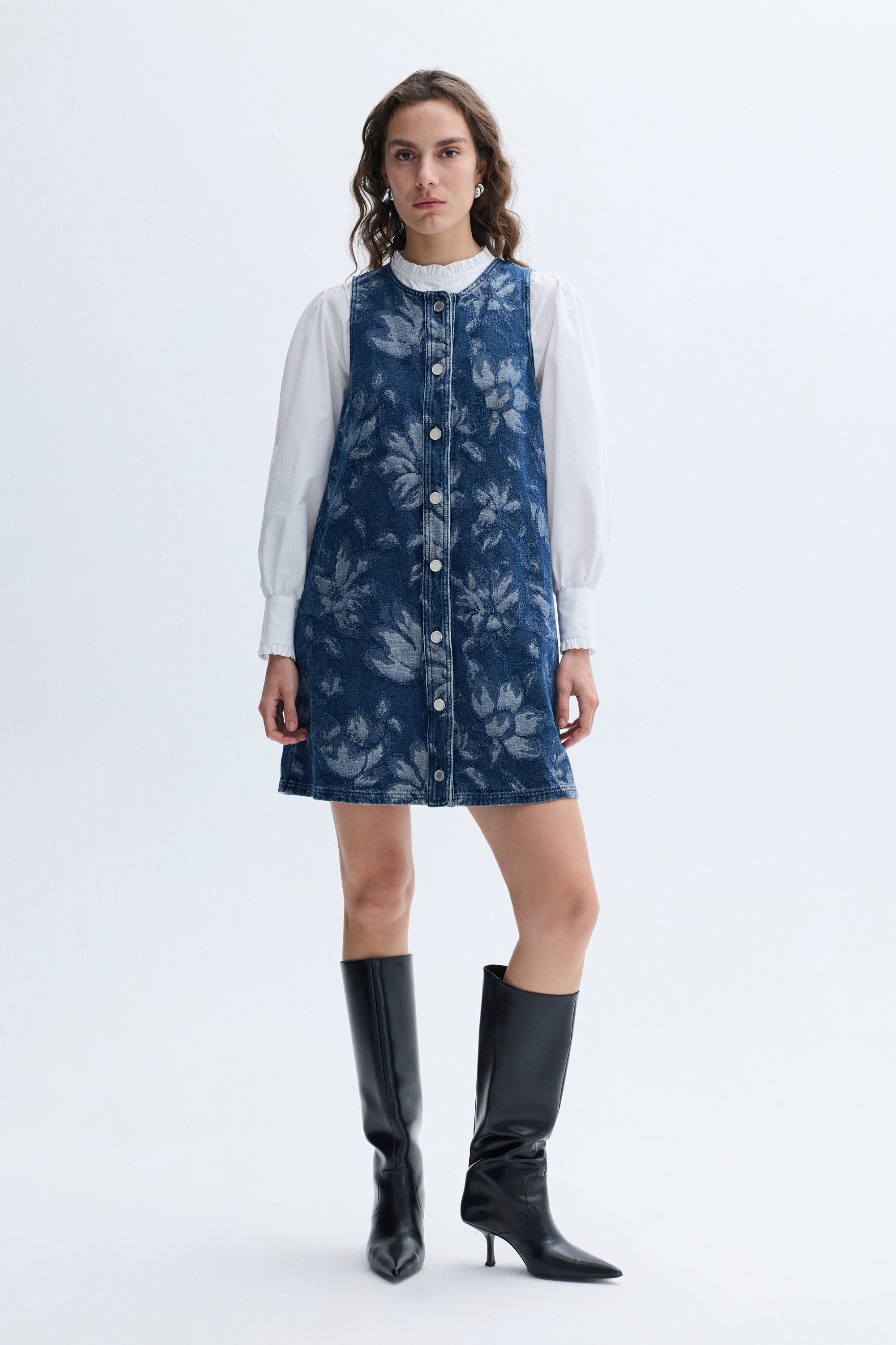 NAKIŞLI MİNİ JEAN ELBİSE