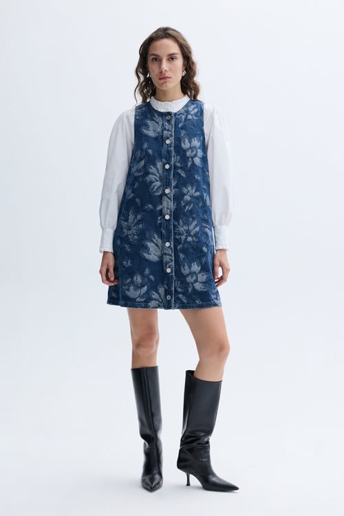  NAKIŞLI MİNİ JEAN ELBİSE