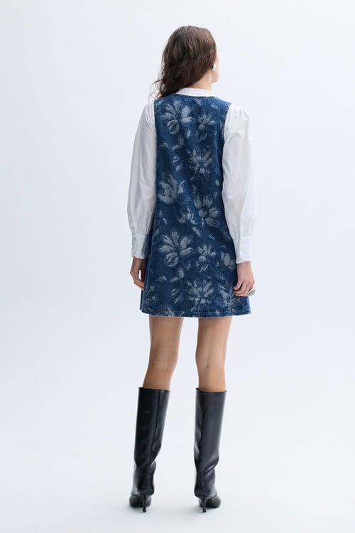 NAKIŞLI MİNİ JEAN ELBİSE