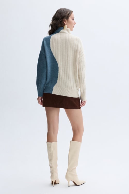 LOOSE FIT DİK YAKA RENK GEÇİŞLİ KAZAK