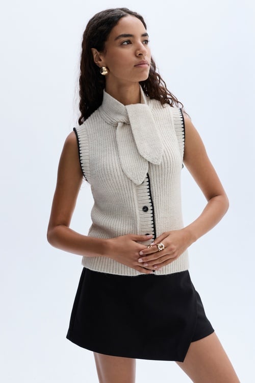 YAKASI BAĞLAMALI TRİKO SÜVETER