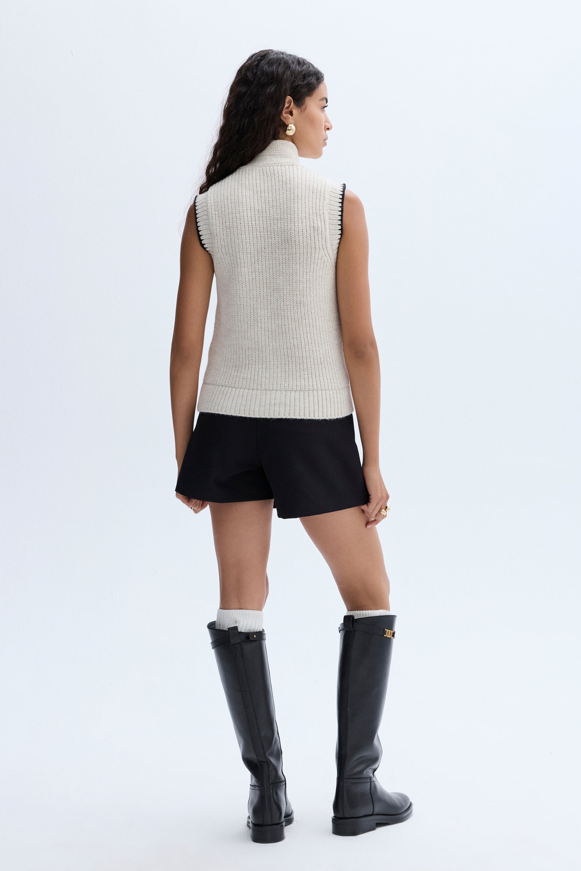 YAKASI BAĞLAMALI TRİKO SÜVETER