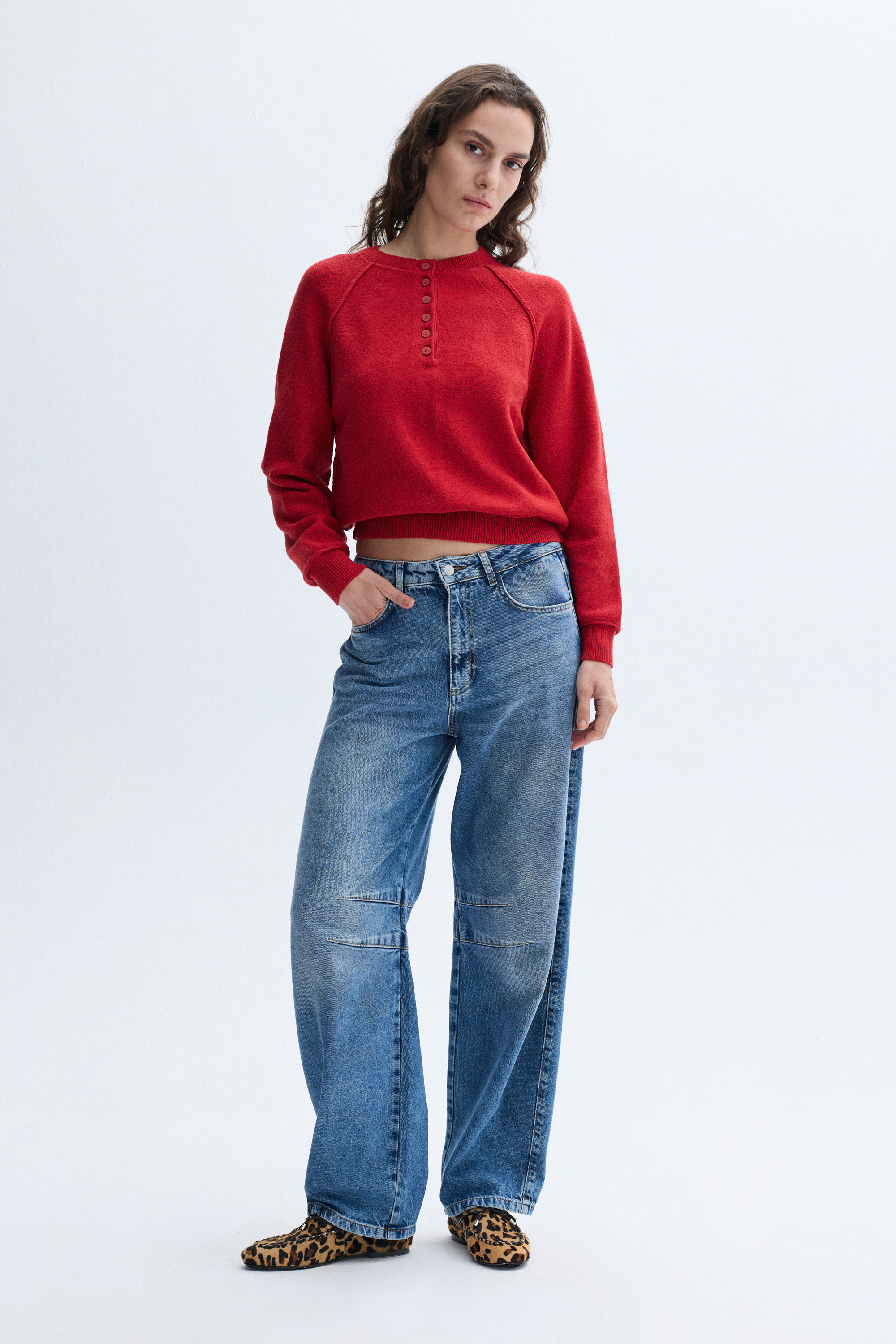 LOOSE FIT DÜĞMELİ BİSİKLET YAKA KAZAK