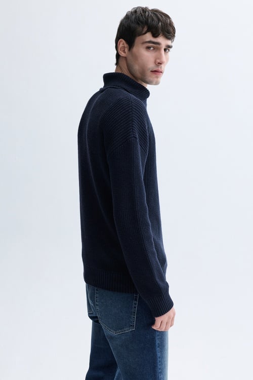 DÜĞMELİ POLO YAKA KAZAK