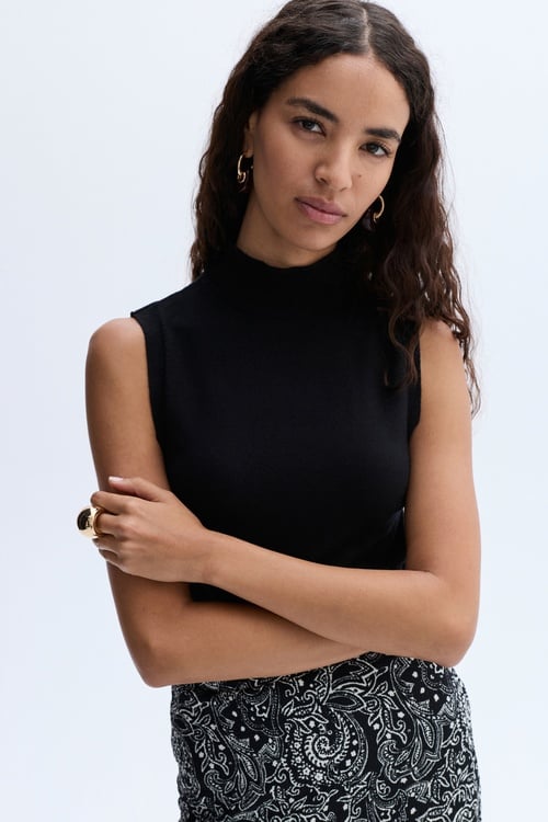 BALIKÇI YAKA CROP KOLSUZ TRİKO