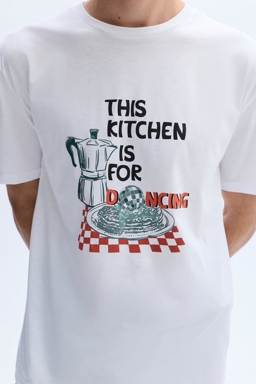 COMFORT FIT BASKILI BİSİKLET YAKA T-SHIRT