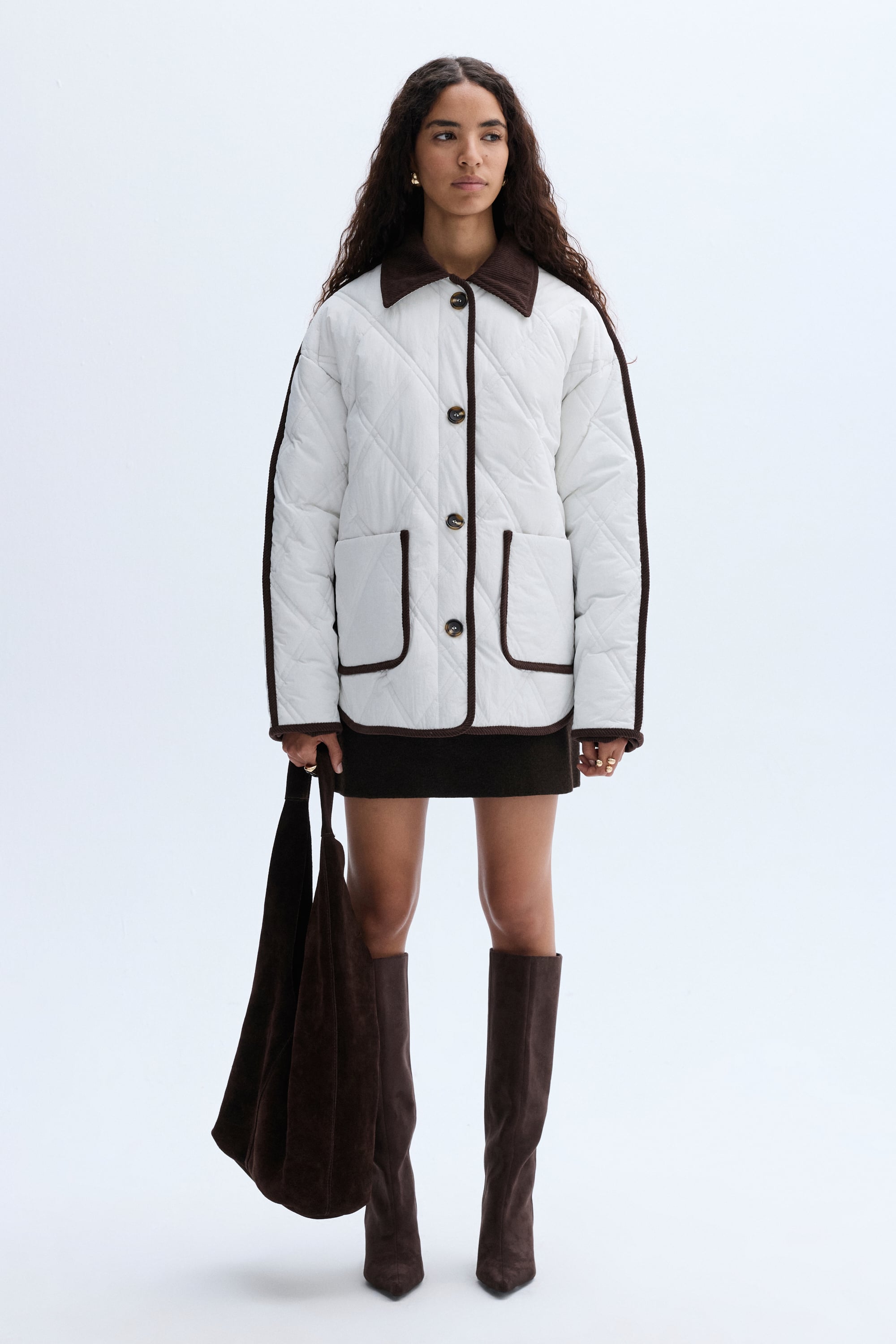 KADİFE YAKA KAPİTONELİ PUFFER MONT