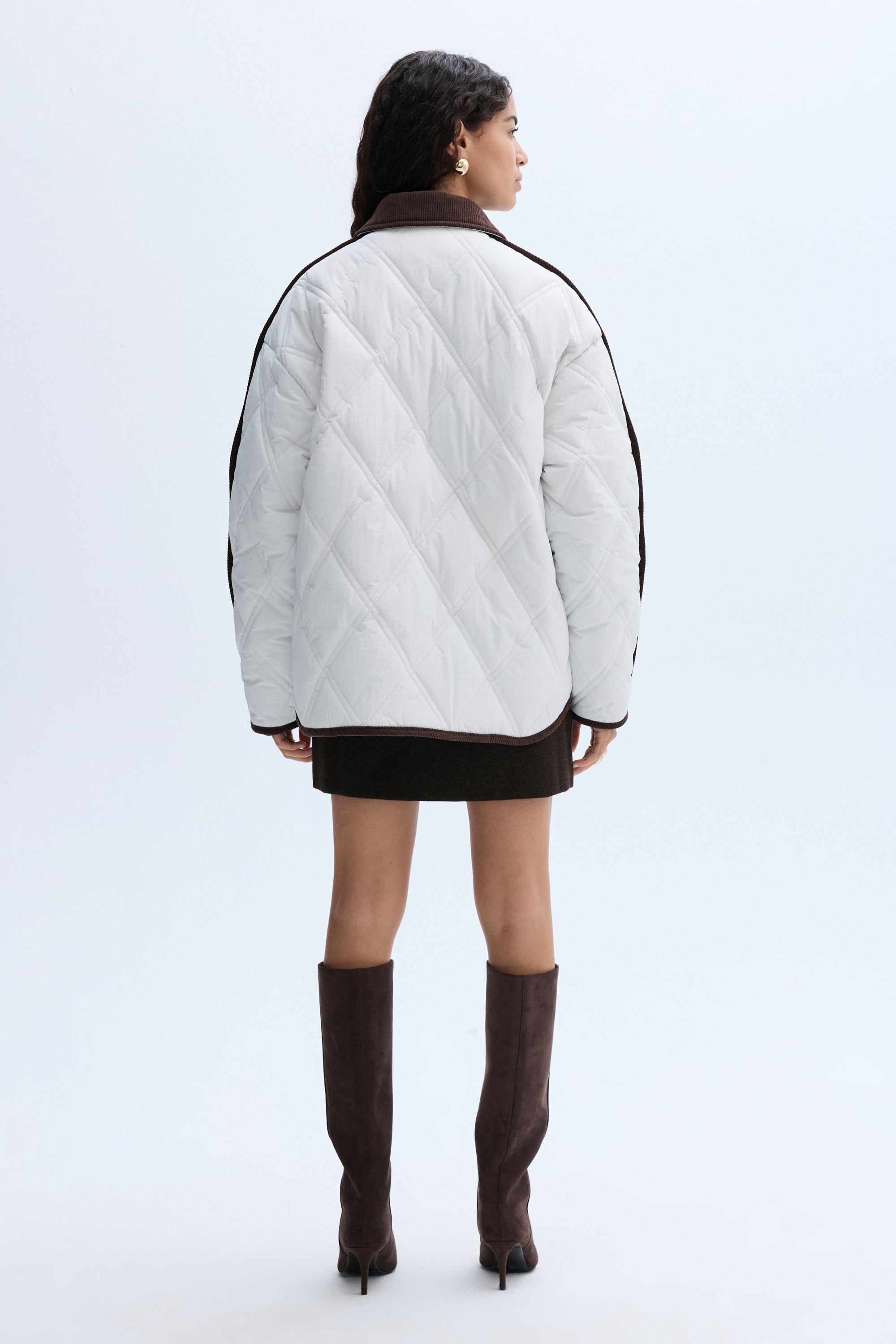 KADİFE YAKA KAPİTONELİ PUFFER MONT