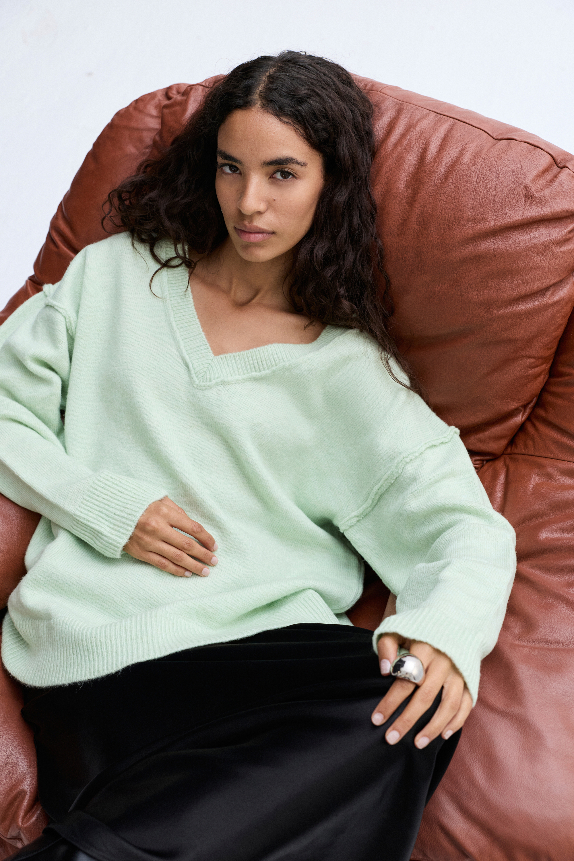 LOOSE FIT V YAKA KAZAK