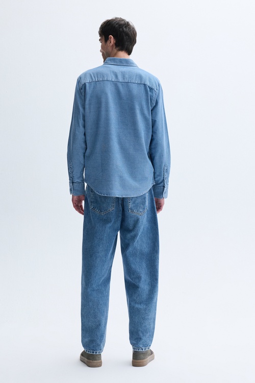 REGULAR FIT UZUN KOLLU KADİFE DOKULU GÖMLEK