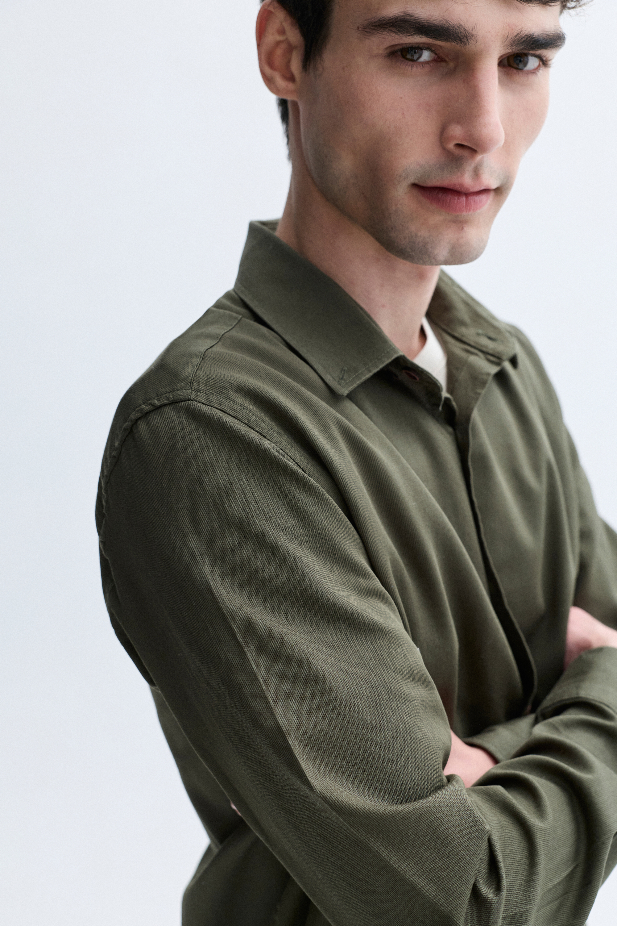 REGULAR FIT UZUN KOLLU GÖMLEK