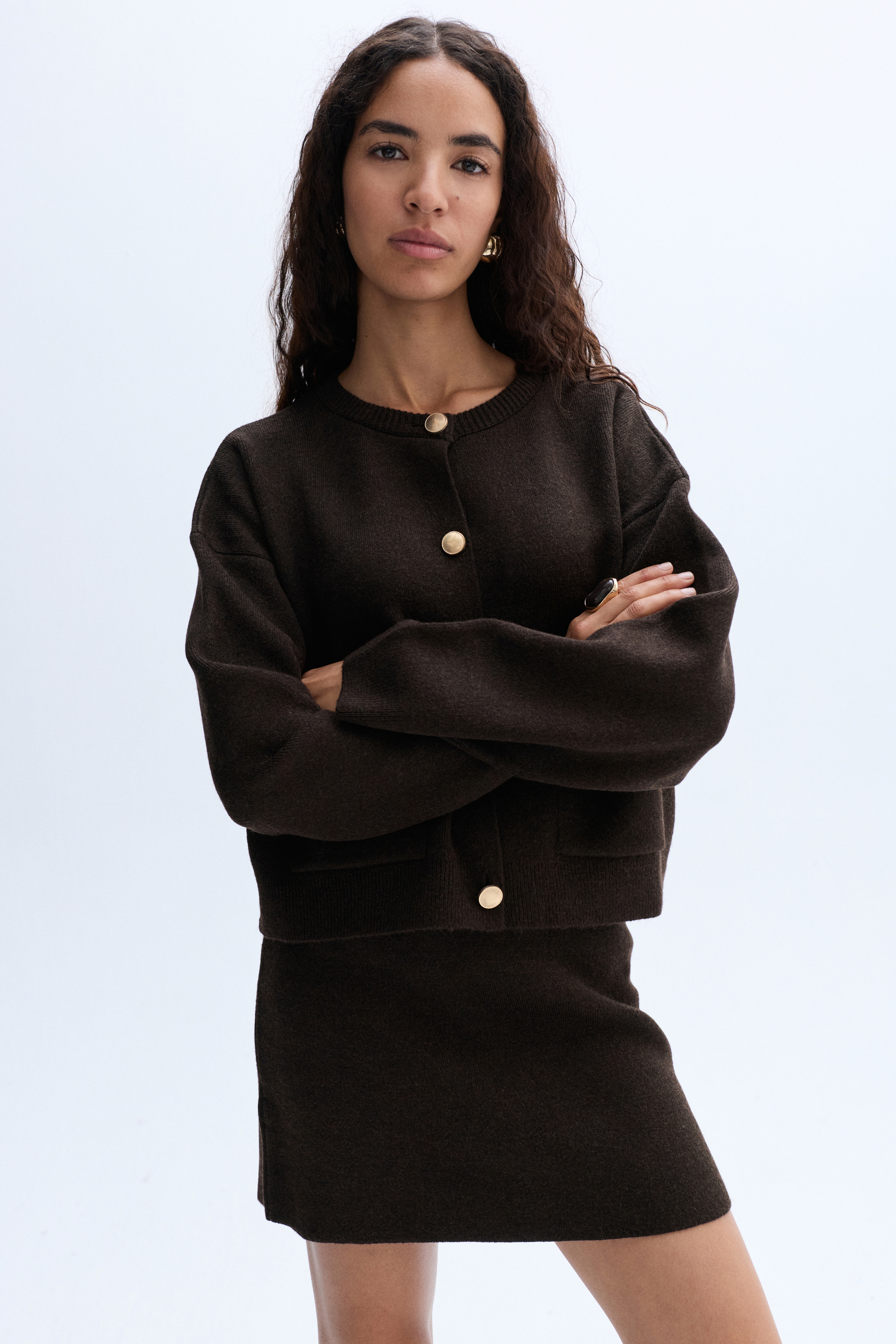 DÜĞME DETAYLI CEPLİ HIRKA