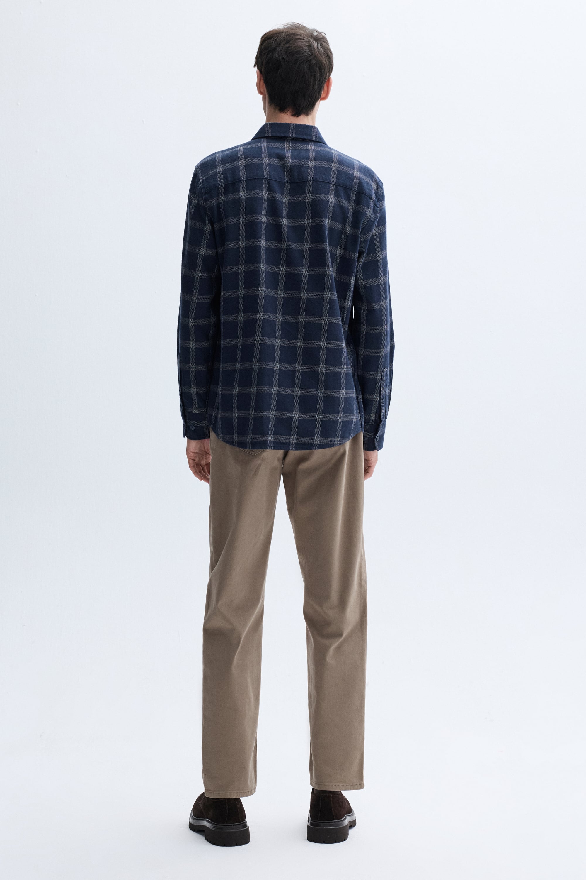 REGULAR FIT EKOSELİ UZUN KOLLU GÖMLEK