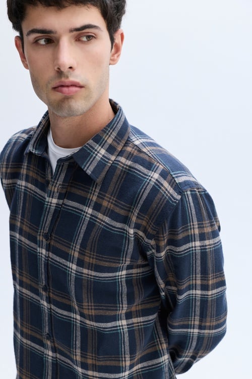 EKOSELİ REGULAR FIT UZUN KOLLU GÖMLEK