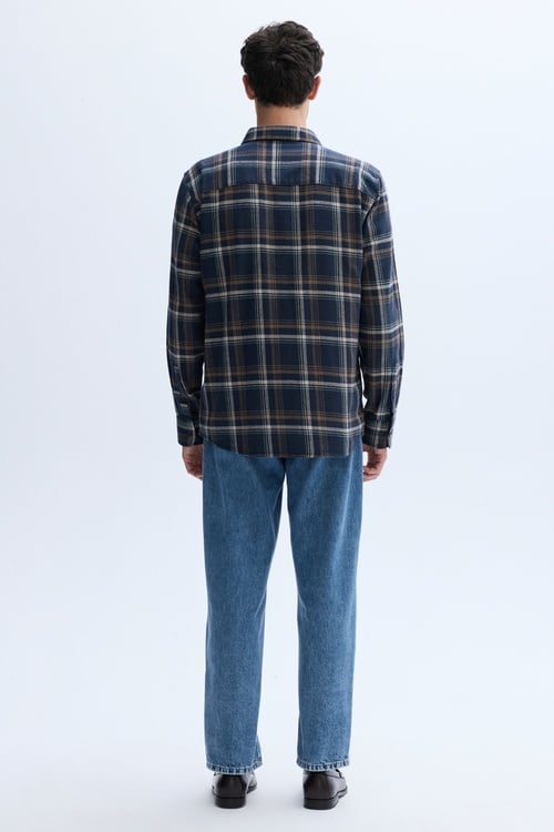 EKOSELİ REGULAR FIT UZUN KOLLU GÖMLEK