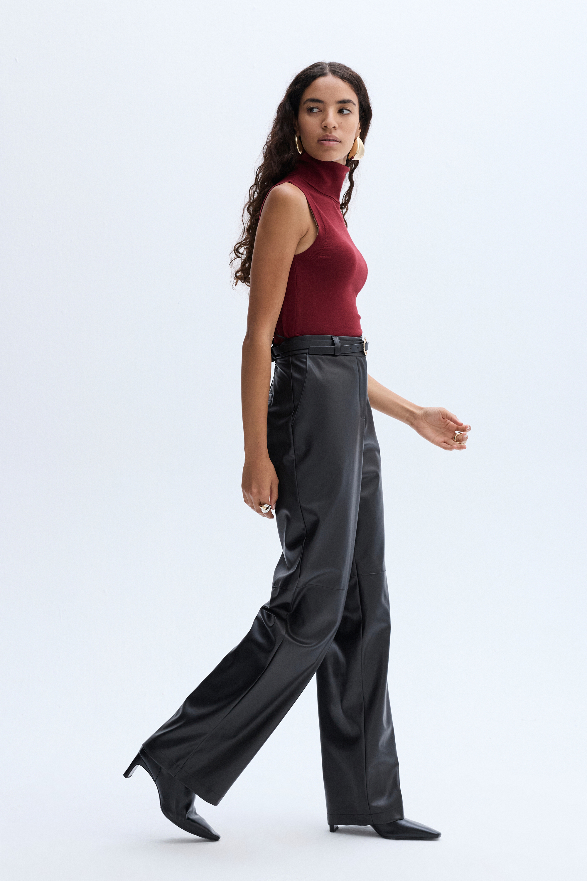 STRAIGHT FIT DERİ GÖRÜNÜMLÜ PANTOLON