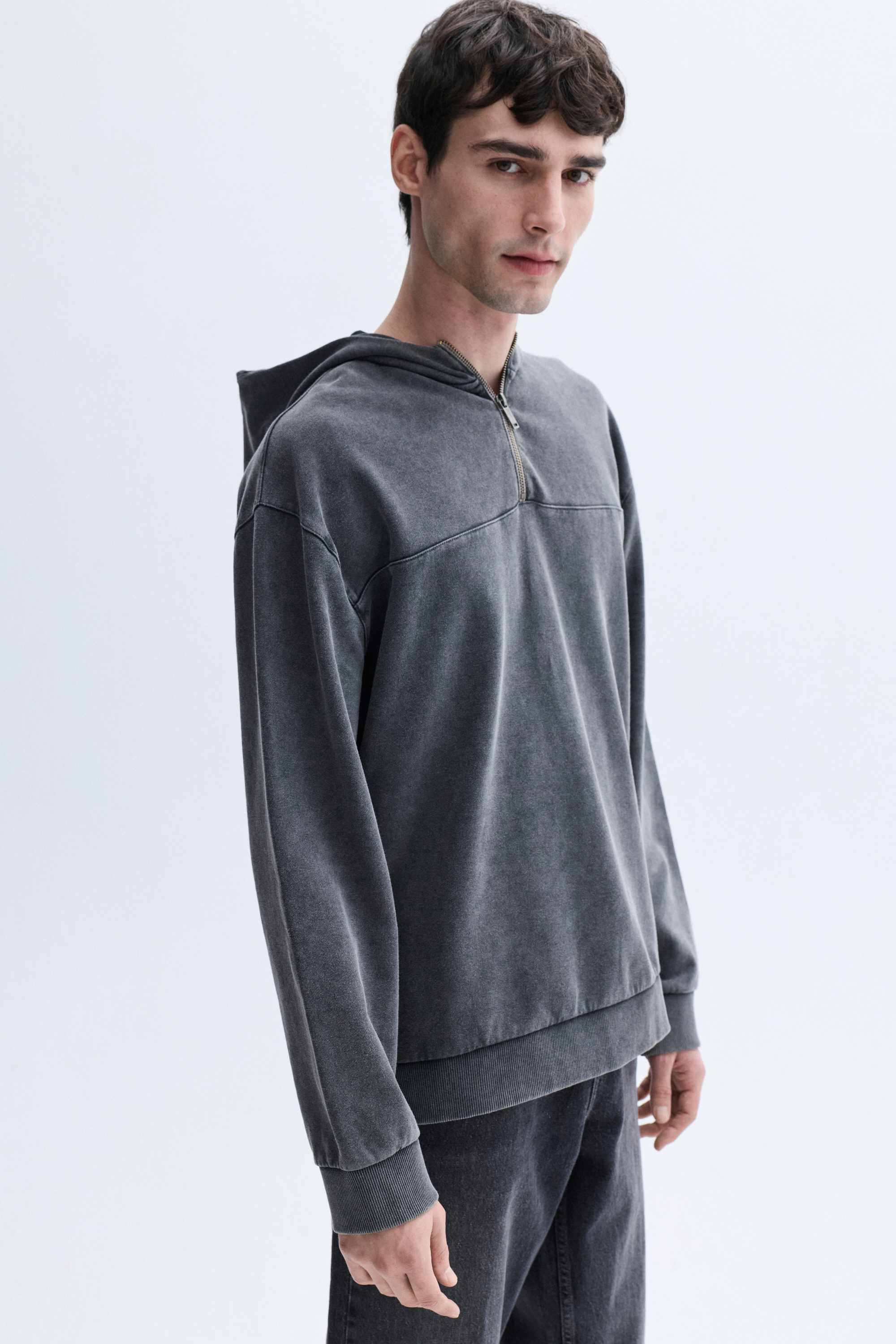 OVERSIZE KAPÜŞONLU SWEATSHIRT